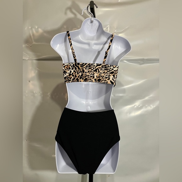 Women’s 2 Piece Bikini Swimsuit Size Medium - Picture 2 of 2